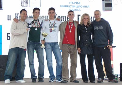 Лео, аз, Светльо, Митко, Тезджан и Део - награждаване